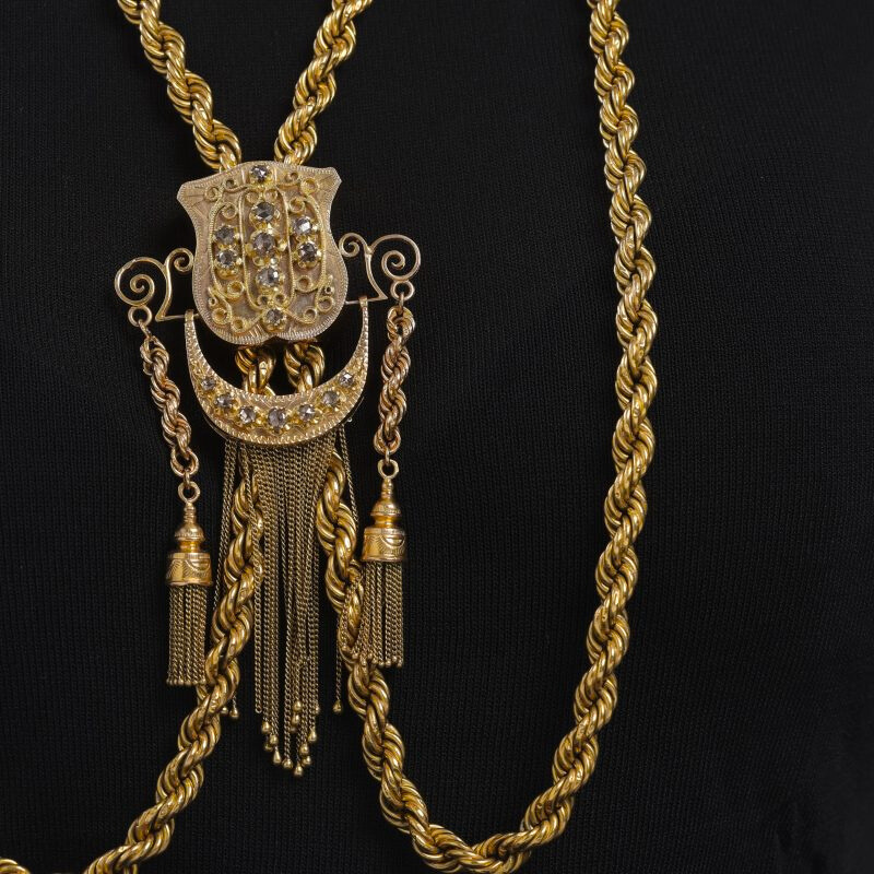 collier-boulehiya-cravache-poincon-de-lyon-haute-joaillerie-kara.s-bijouc-marocain-maroc3-hommage-au-passe-800×800 – Modifié