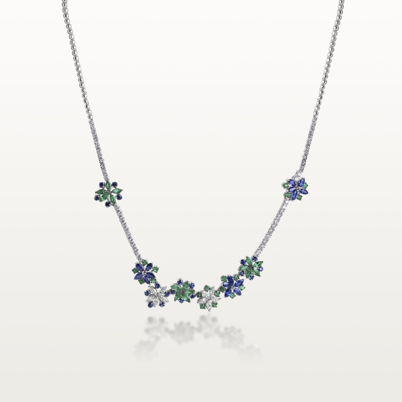 collier-diamants-blanc-emeraude-saphir-bleu-haute-joaillerie-kara.s-les-fleurs-du-bien