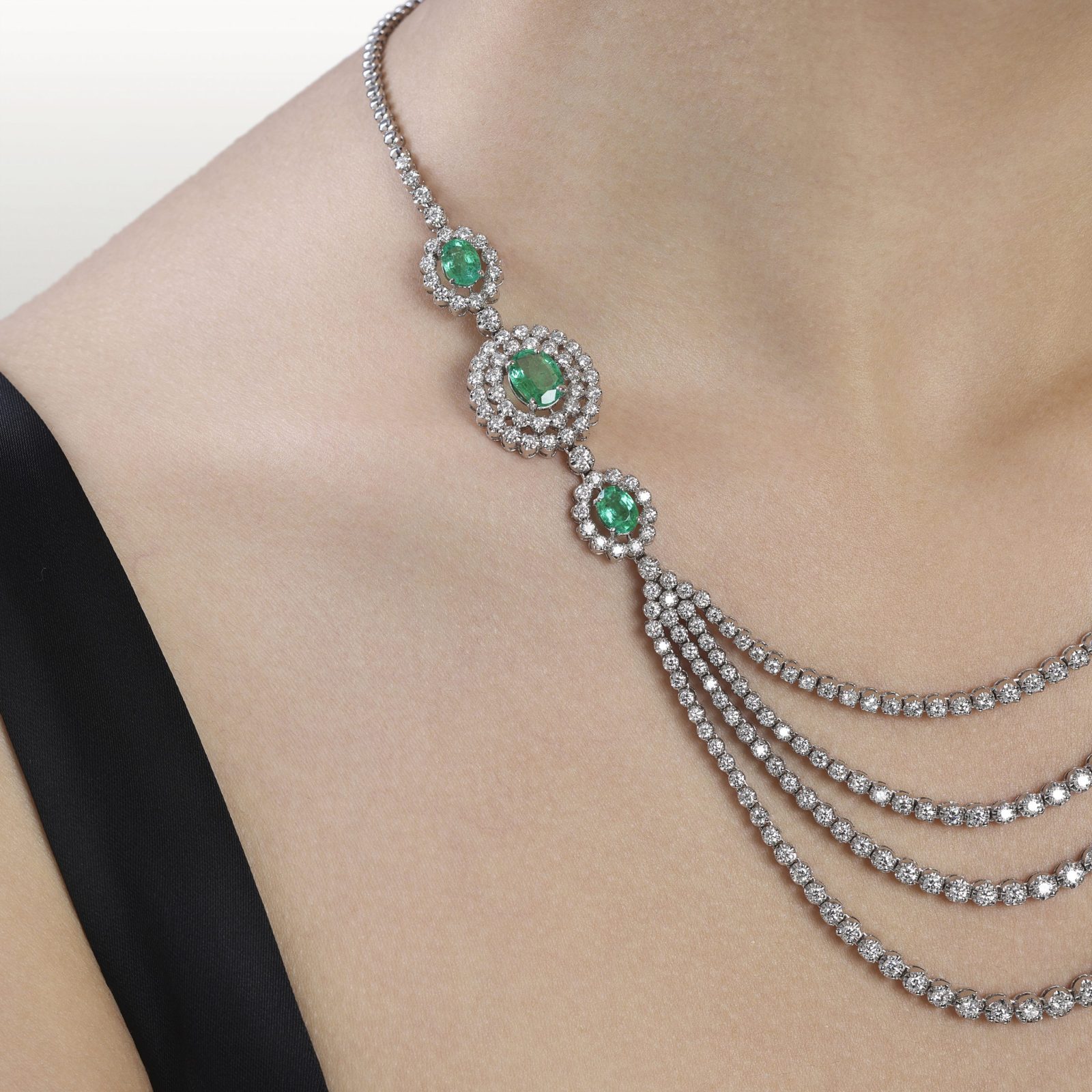 collier-haute_joaillerie-emeraudes-diamants-kara.s2-impériales