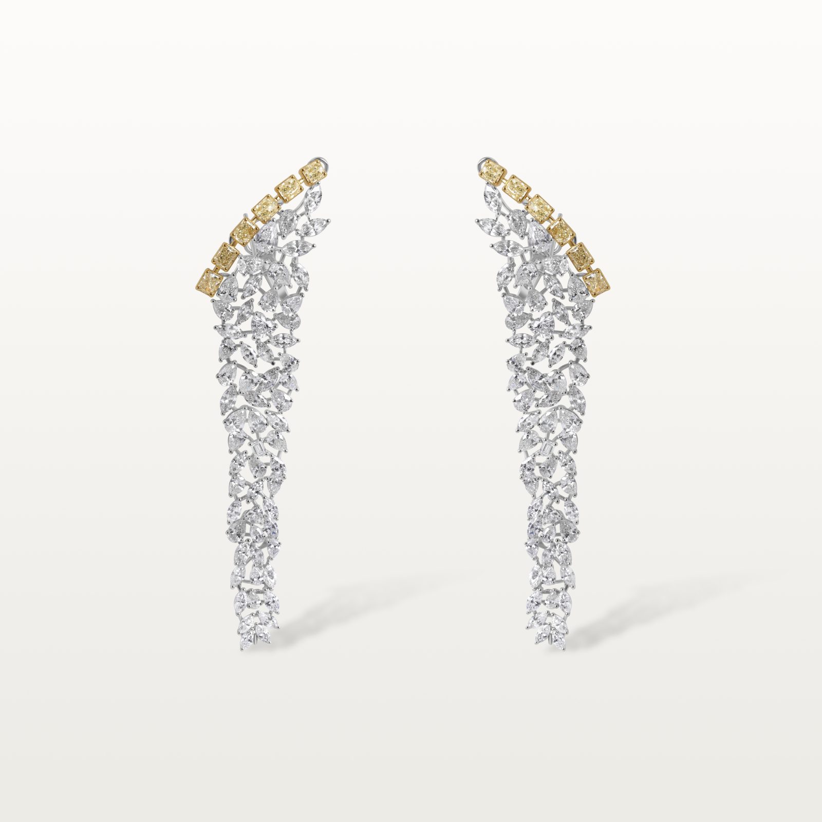 haute-joaillerie-boucles-d’oreilles-diamants-blanc-diamants-jaunes-cascade-kara.s-impériales