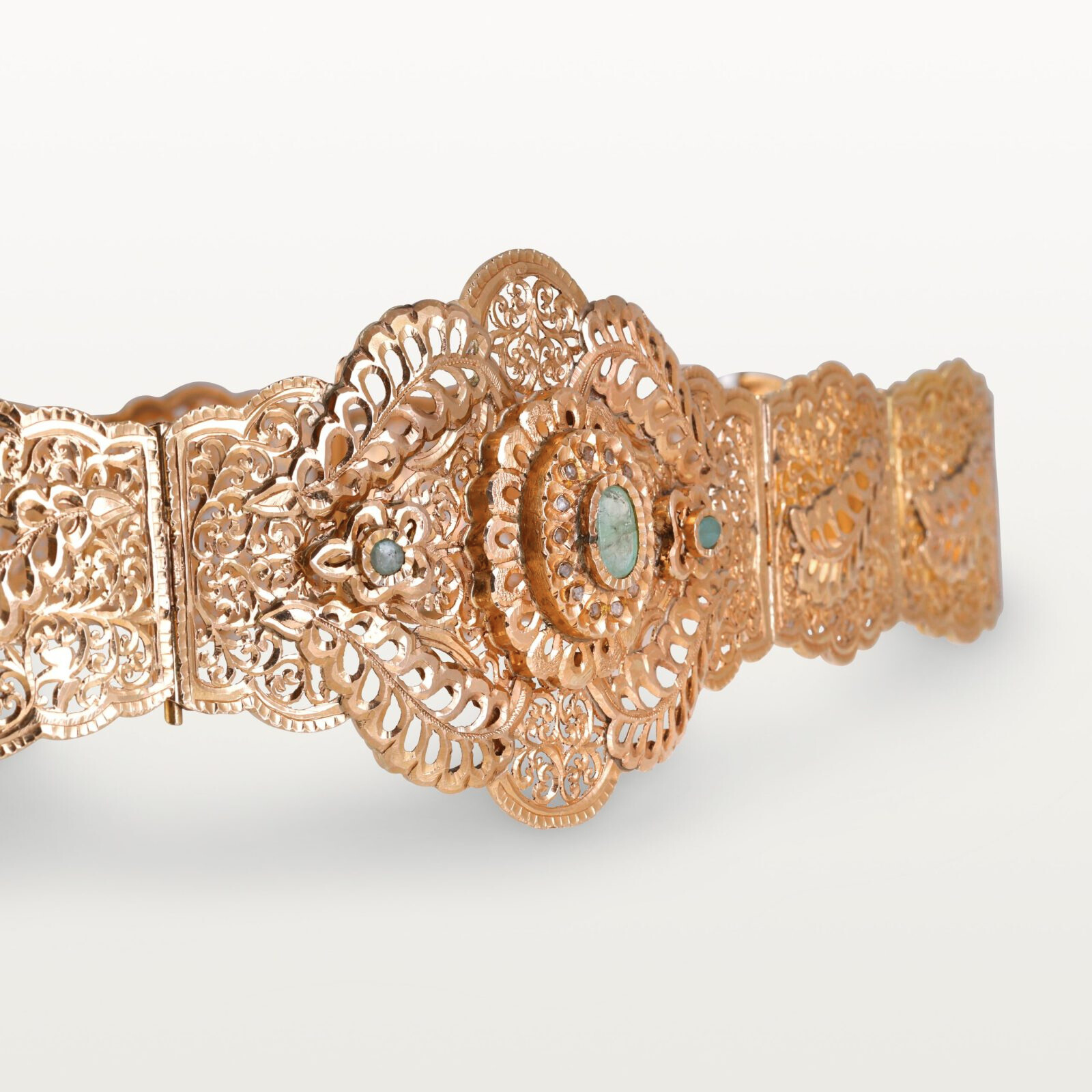 mdama-richa-ceinture-or-bijoux-traditionnelle-marocain-beldi-ancien-kara.s-hommage-au-passé – Modifié