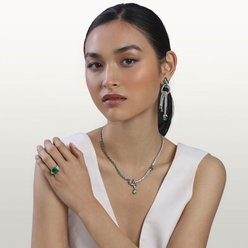 parure_chocker_collier_boucles_oreilles_diamants_emeraudes2-imperiales-1-800×800 – Modifié