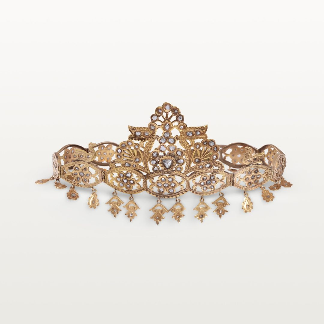 TAJ "D’L BZAYM" HOMMAGE AU PASSÉ, COURONNE ARTICULÉE À ÉLÉMENTS AJOURÉS ET PAMPILLES « FRAFR »