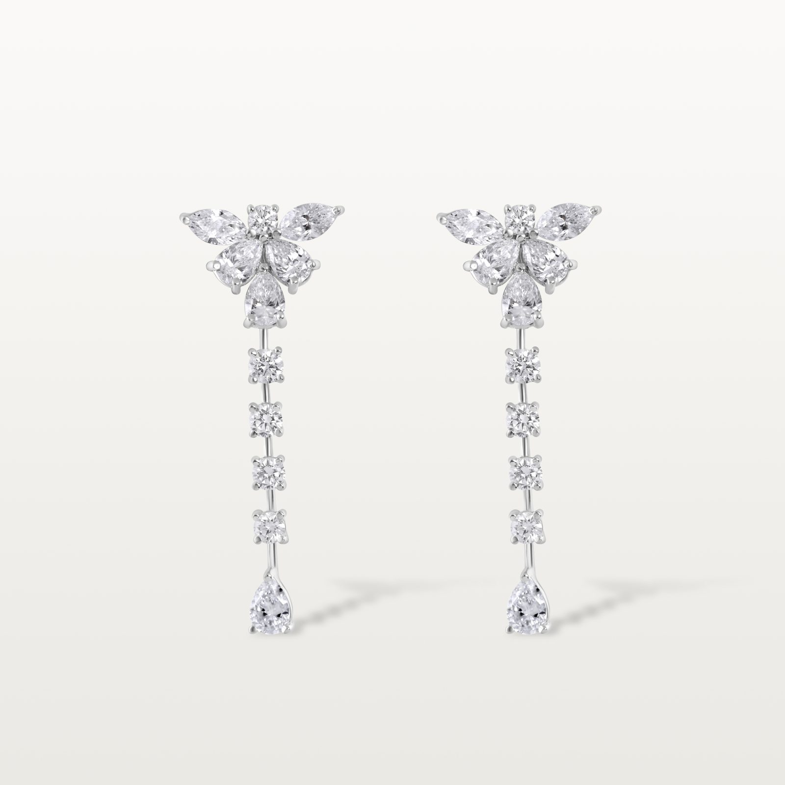 boucles-d’oreilles-chutes-motif-papillon-diamants-les-klassiques2