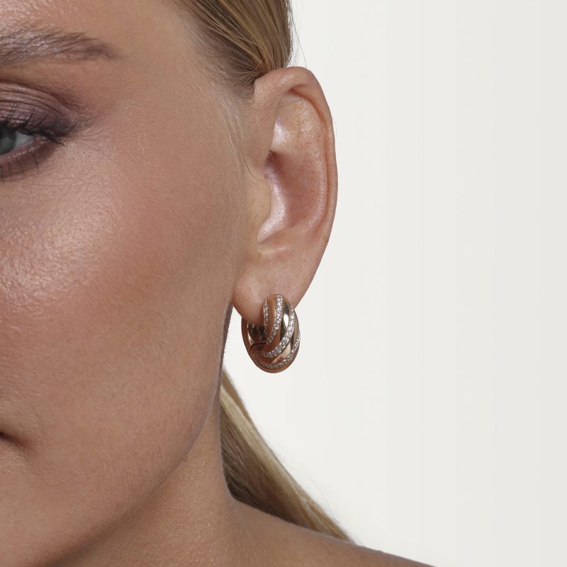 boucles-d’oreilles-créoles-croisées-diamants-blanc-les-klassiques2