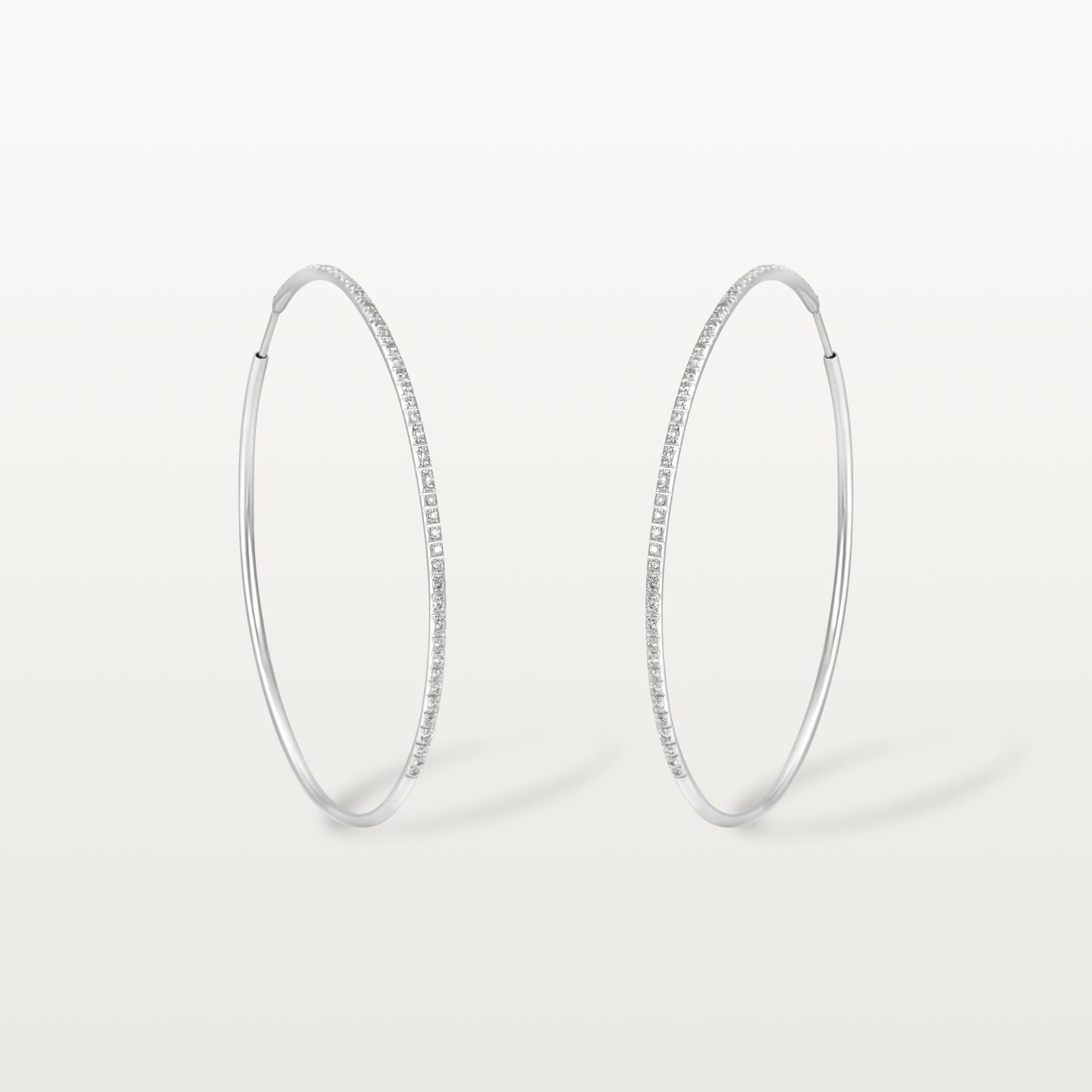 boucles-d’oreilles-créoles-serti-diamants-blanc-les-klassiques