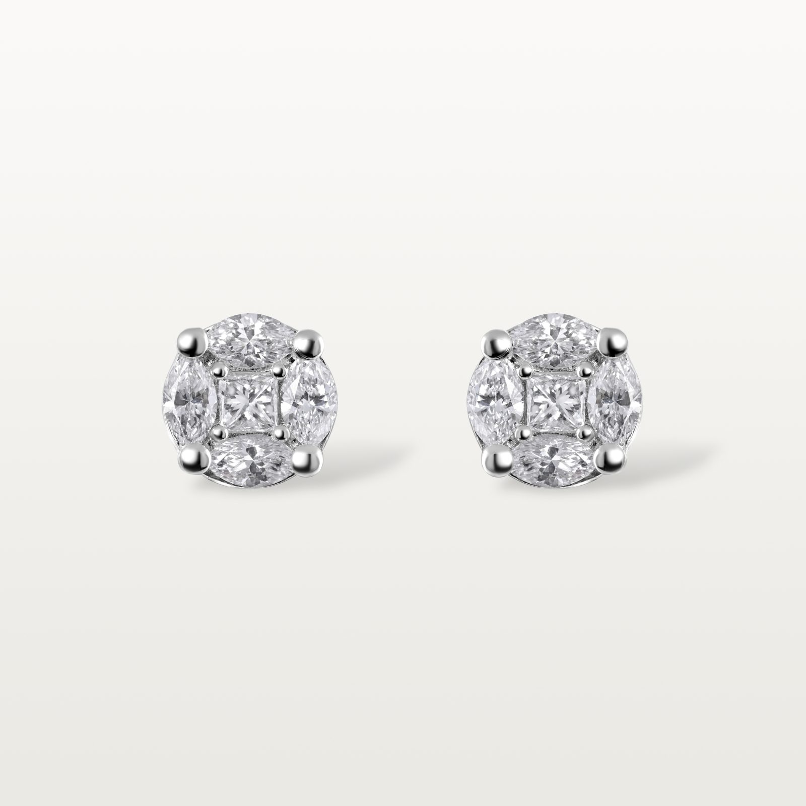 boucles-d’oreilles-puce-rond-serti-illusion-diamants-les-klassiques