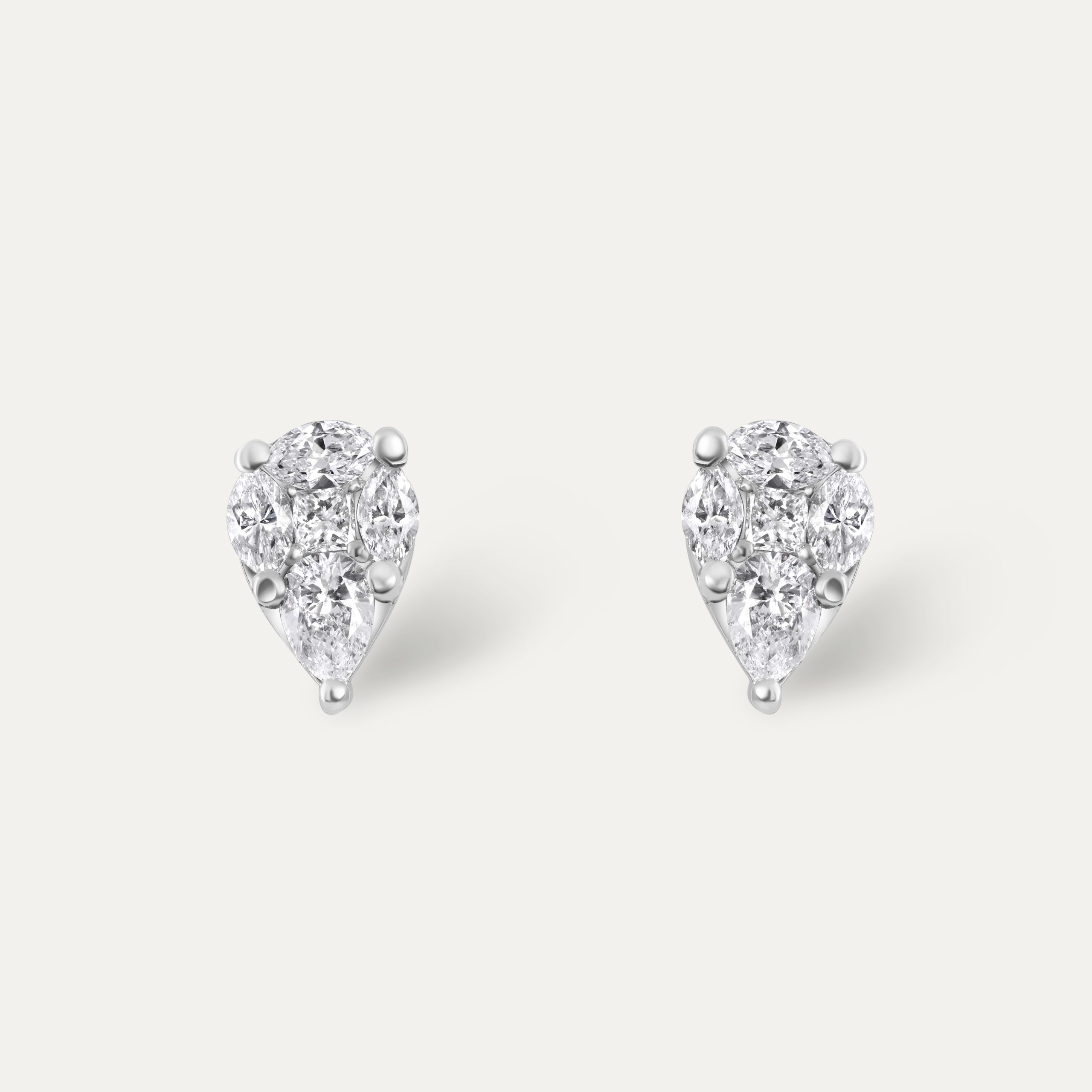 PUCES D’OREILLES LES KLASSIQUES, GOUTTE EN SERTI ILLUSION, DIAMANTS