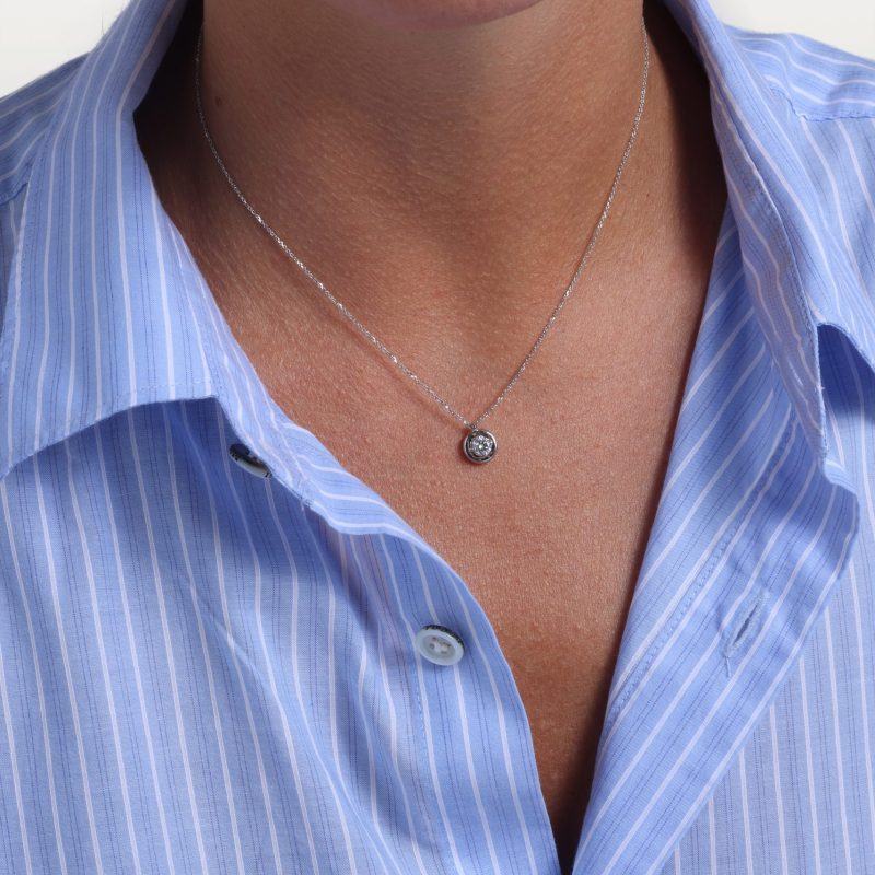 collier-pierre-au-cou-solitaire-diamant-blanc-serti-clo-les-klassiques