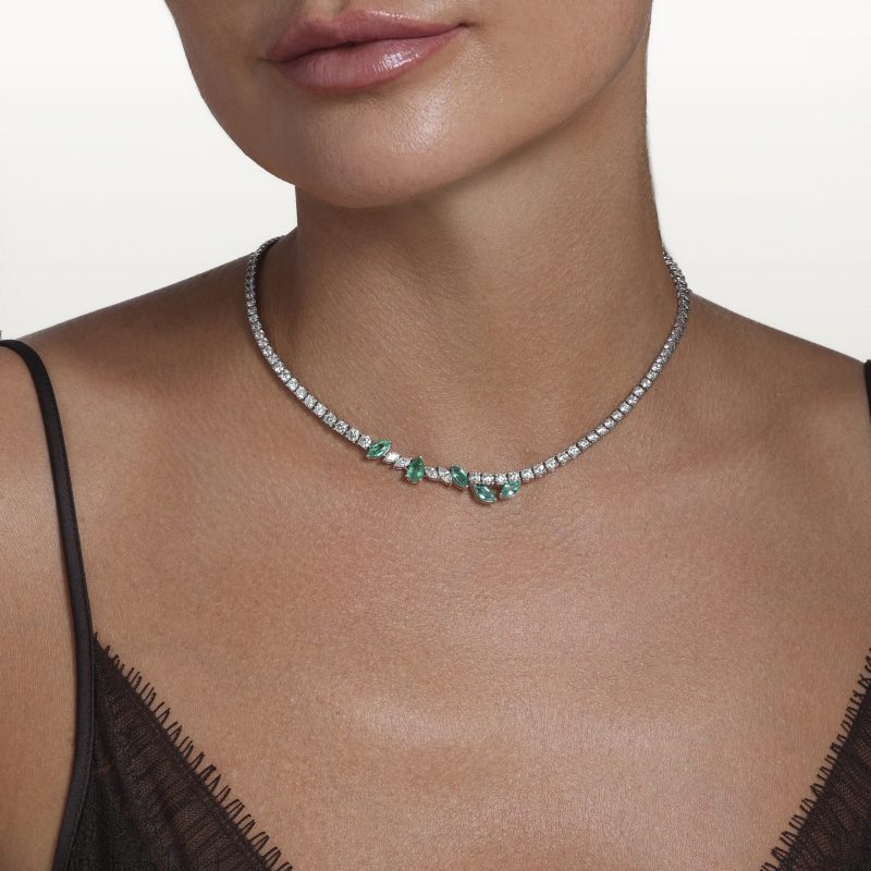 collier-rivière-demi-serti-déstructuré-diamants-meraudes-les-klassiques2