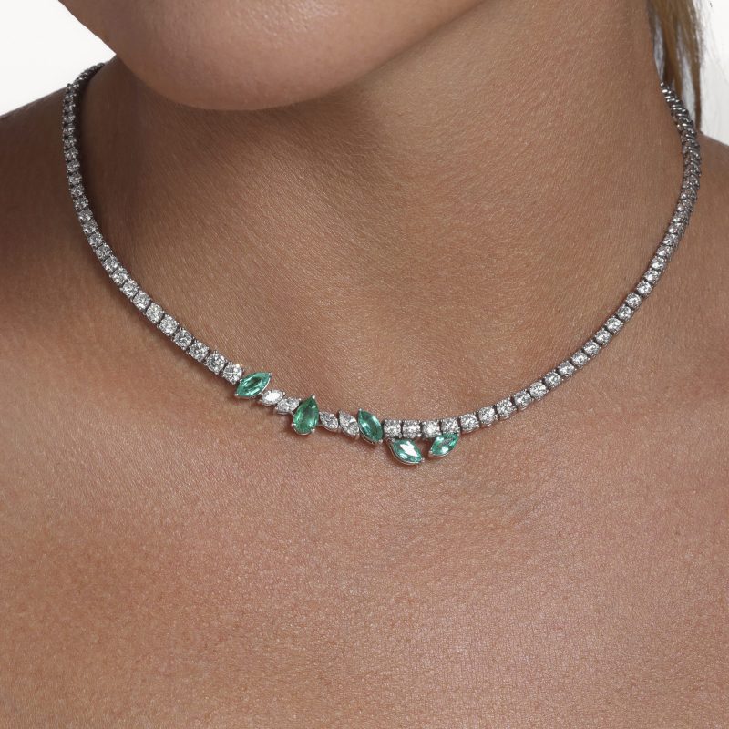 collier-rivière-demi-serti-déstructuré-diamants-meraudes-les-klassiques3